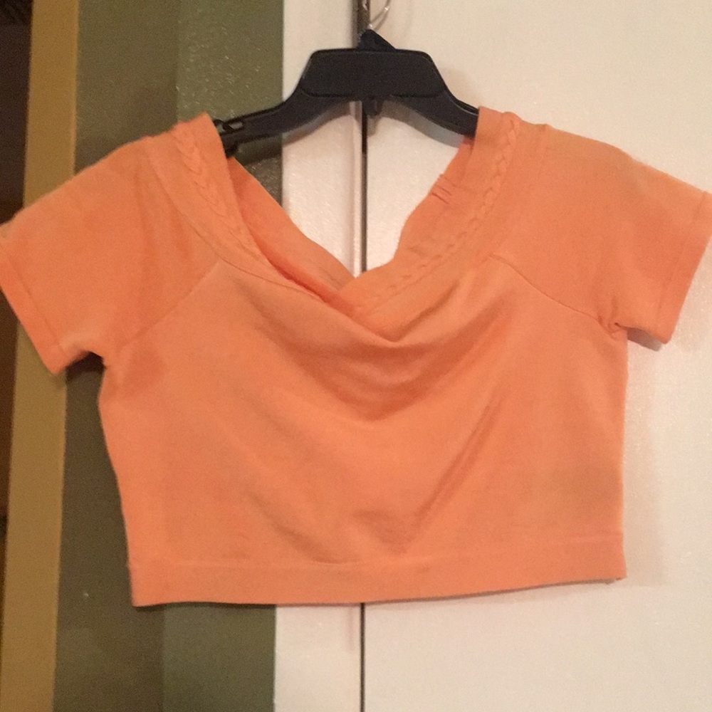 A bebe crop top